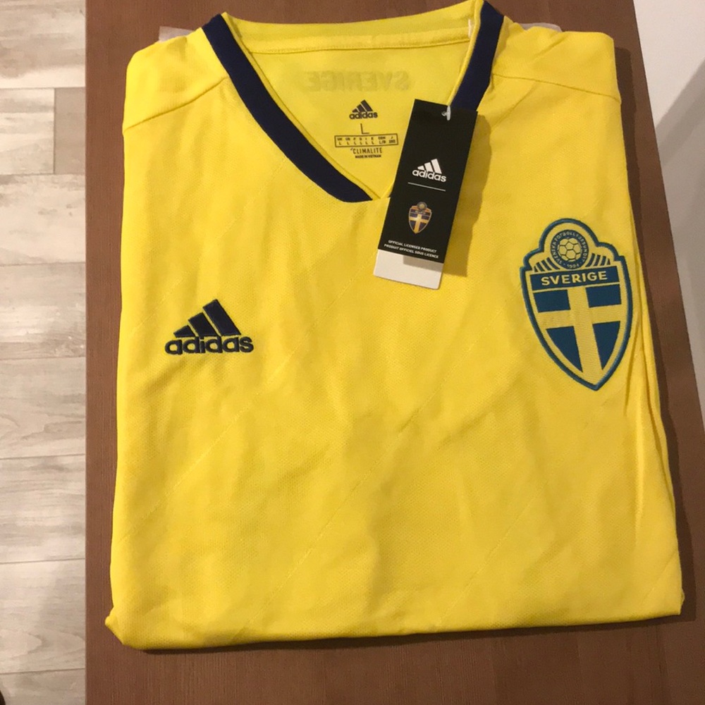 Sweden official soccer jersey for men